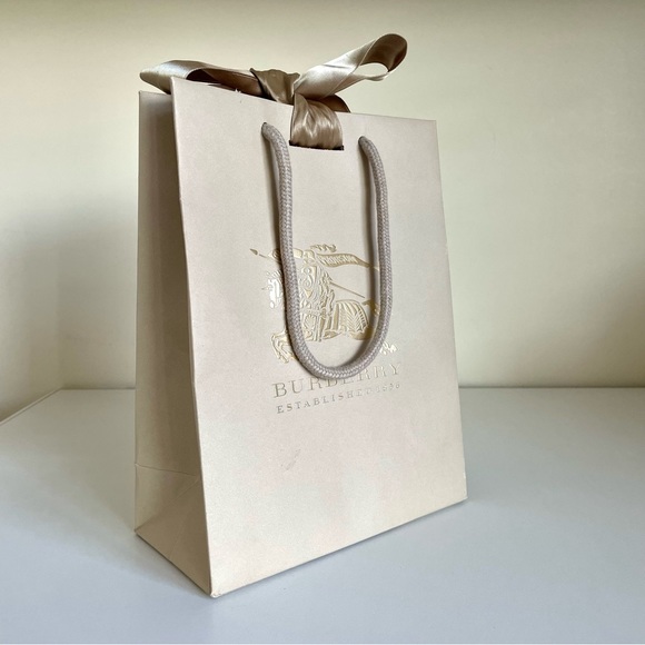 Authentic Burberry Small to Medium Shopping Bag - Picture 3 of 7